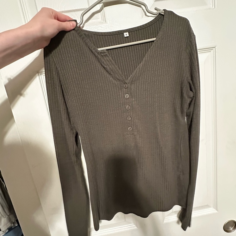 Amazon Green Ribbed Button Down Long Sleeve Shirt